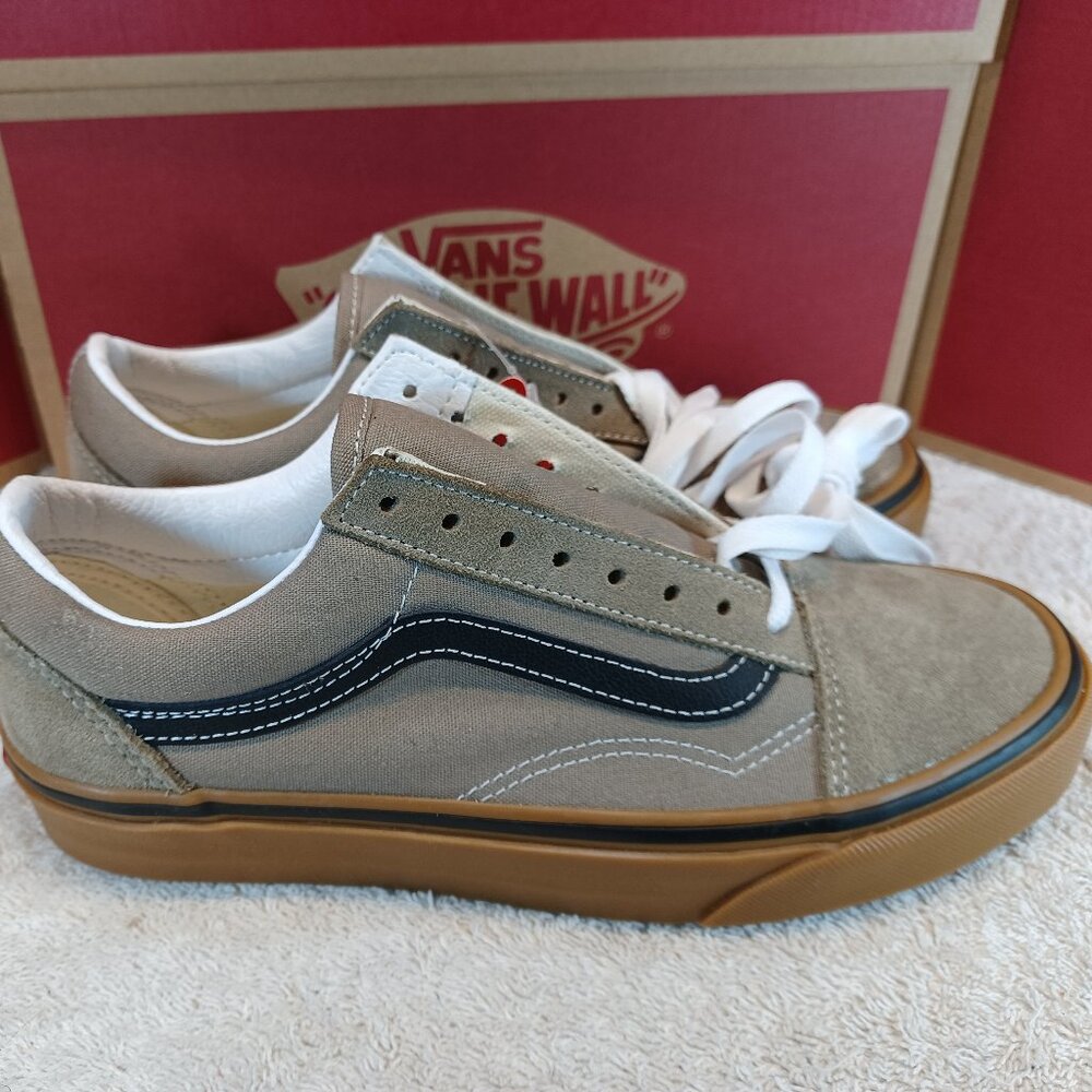 Vans Men's 6.5/Womens 8 Old Skool Gum Timber Wolf/Black VN0A5KRFA9M
